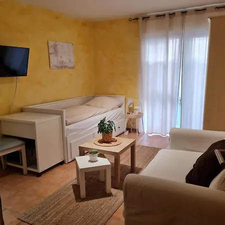 Apartment Studiowohnung Zentral In 1-2 Personen *